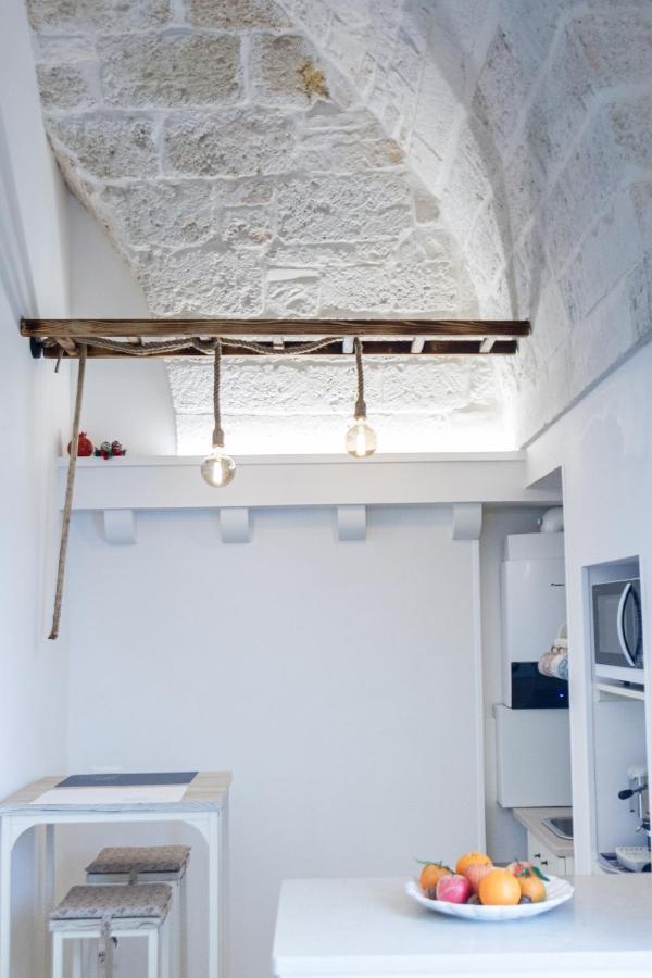 Suite Dante - Typical Apulian Rooms Cisternino Eksteriør billede